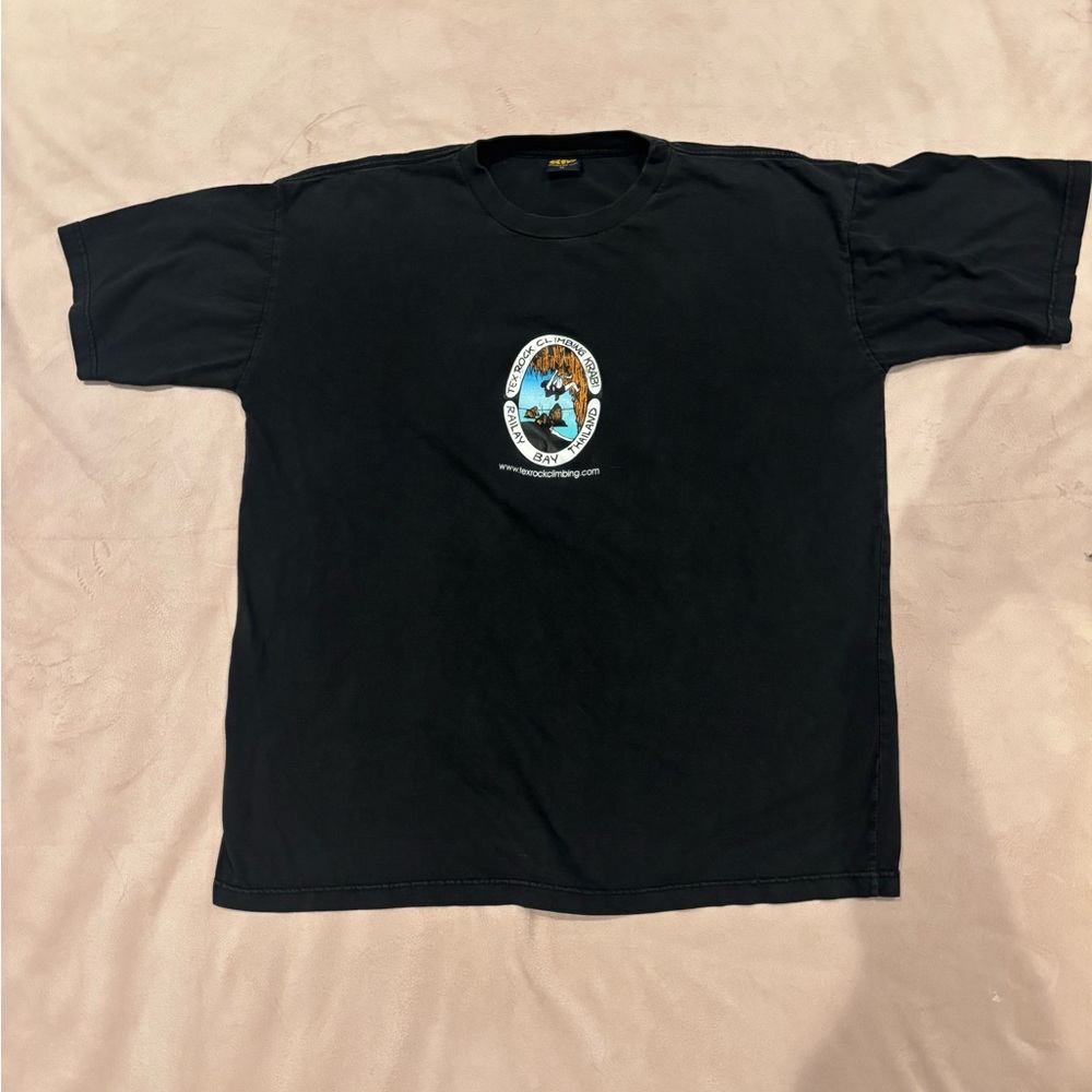 Men’s xl graphic t shirt